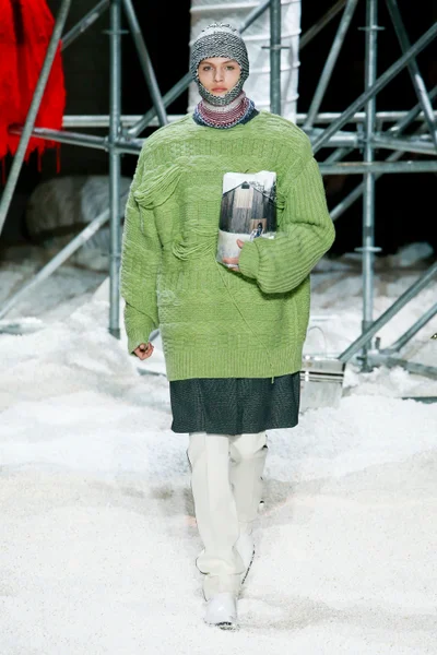 Look 49